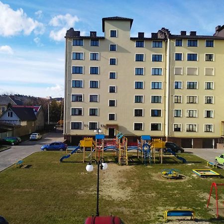 Нова Квартира В Центрі Міста Uzhhorod Exterior photo