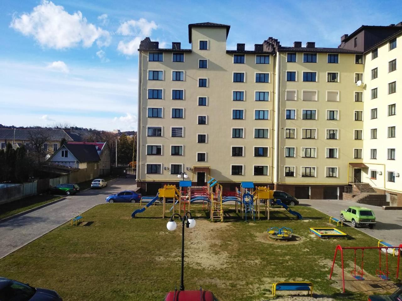 Нова Квартира В Центрі Міста Uzhhorod Exterior photo